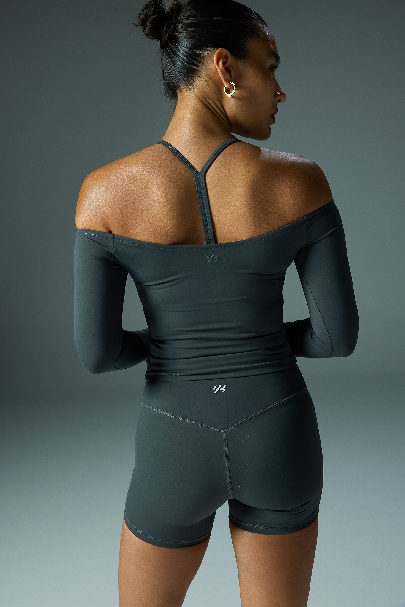 YK Move Cloud Off Shoulder Longsleeve | Charcoal
