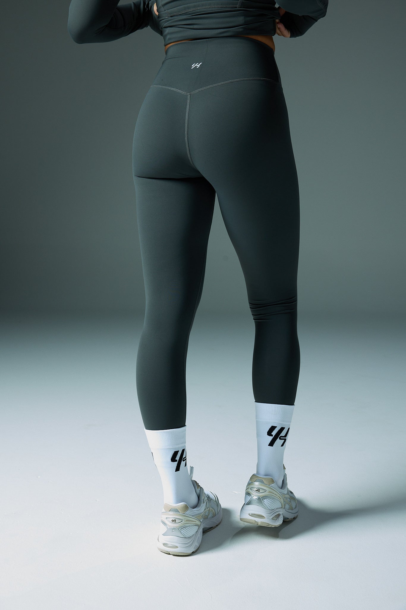 YK Move Sculpt 26" Leggings | Charcoal