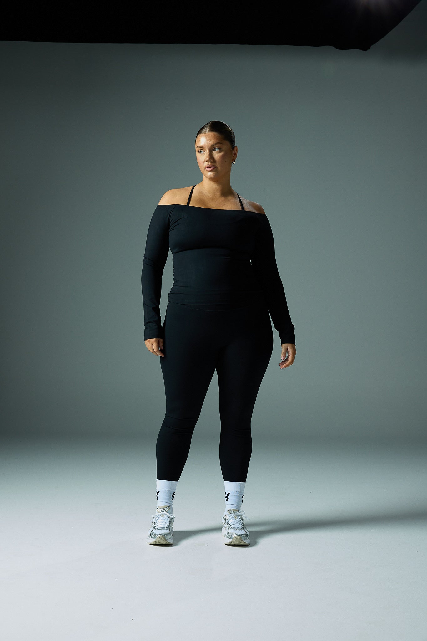 YK Move Cloud Off Shoulder Longsleeve | Black
