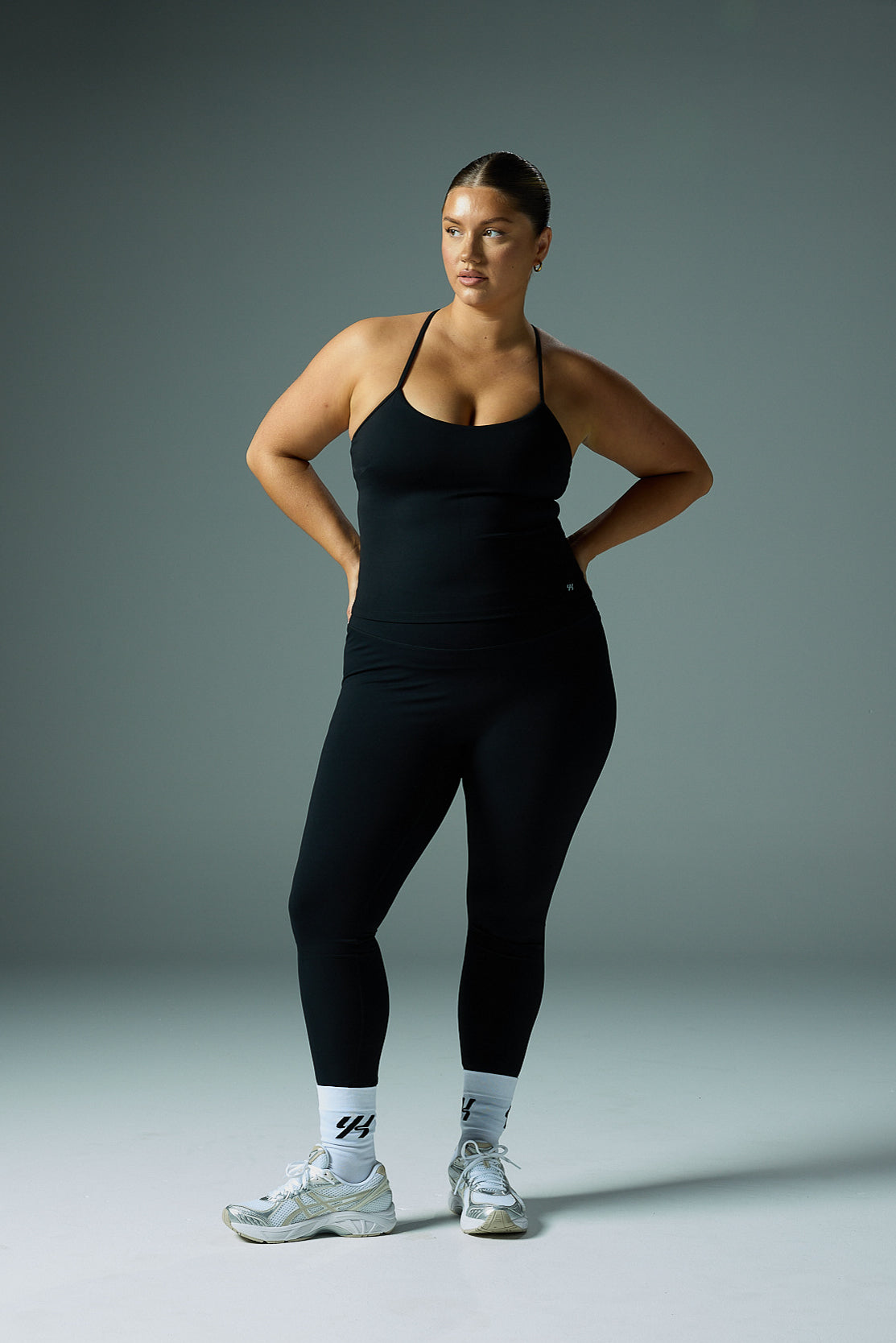 YK Move Sculpt Scoop Tank | Black