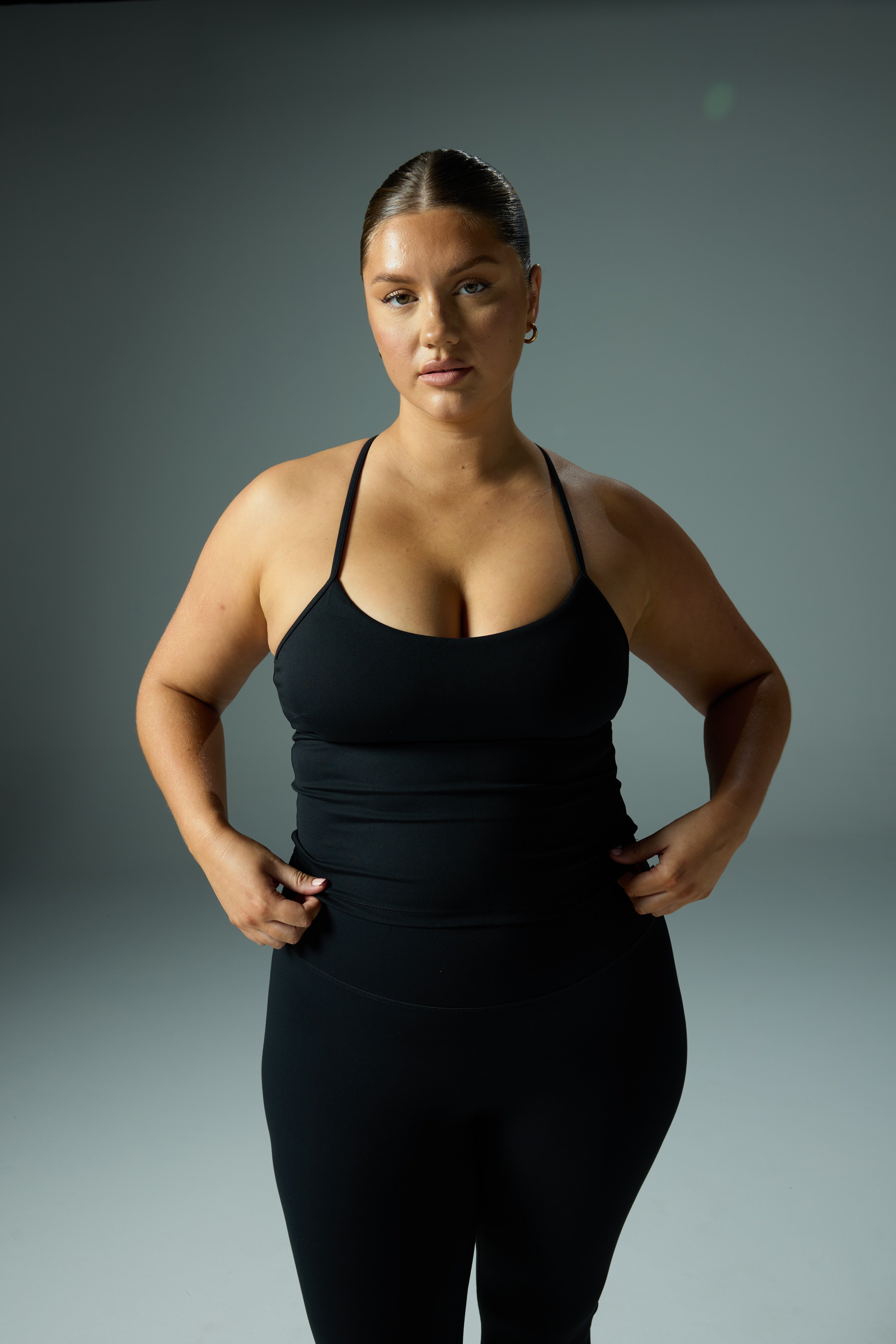 YK Move Sculpt Scoop Tank | Black