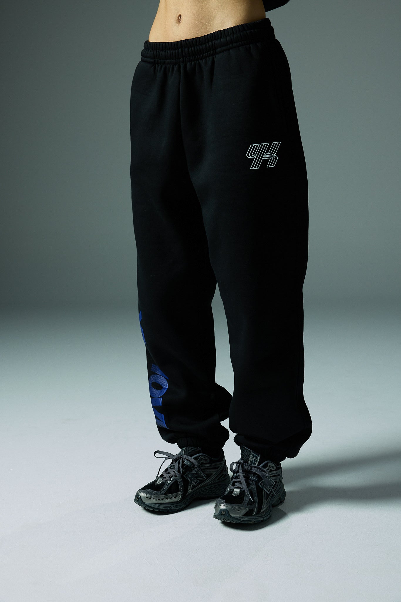 YK Move Activate Sweatpants | Black