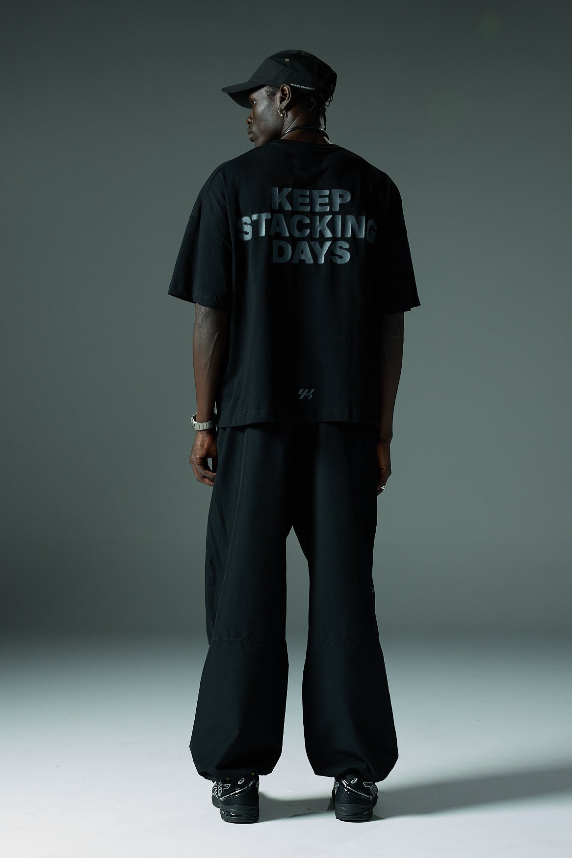 YK Move Stacking Days Tee | Black