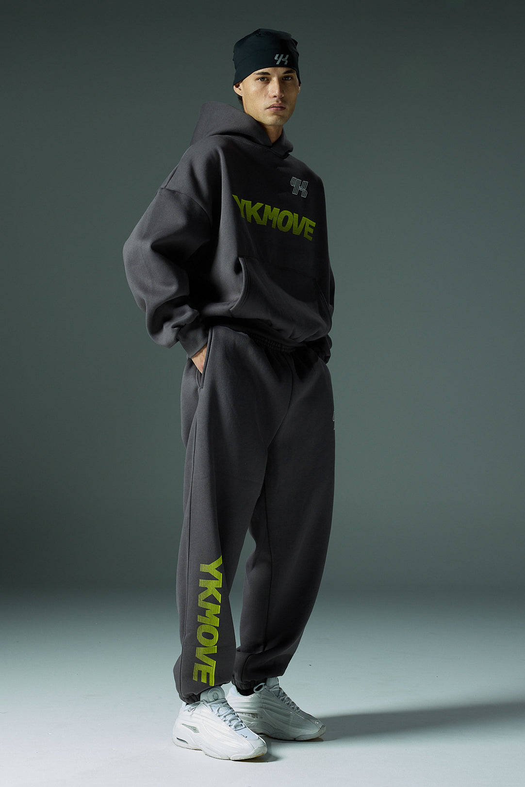 YK Move Activate Sweatpants | Charcoal