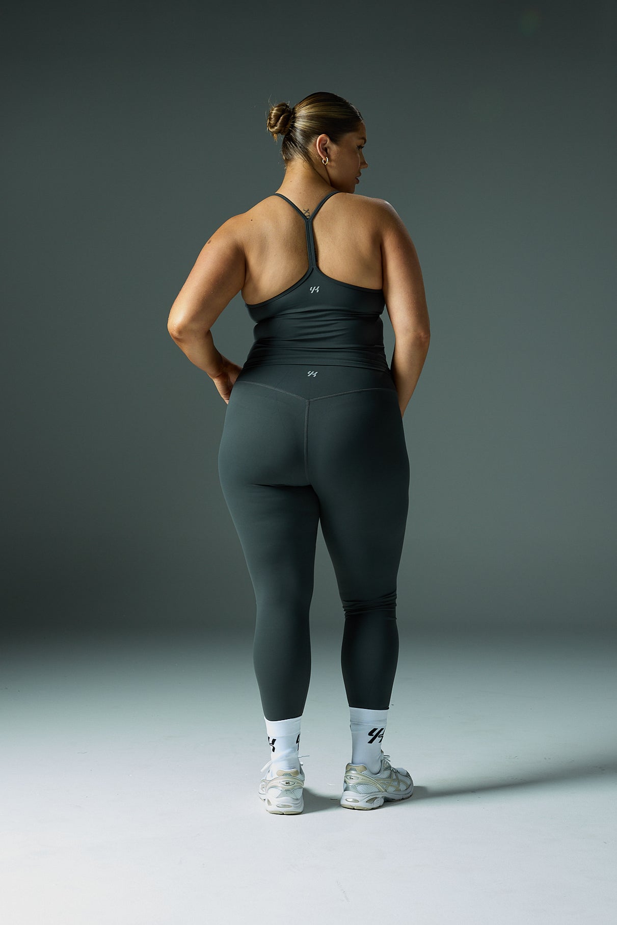 YK Move Sculpt 26" Leggings | Charcoal