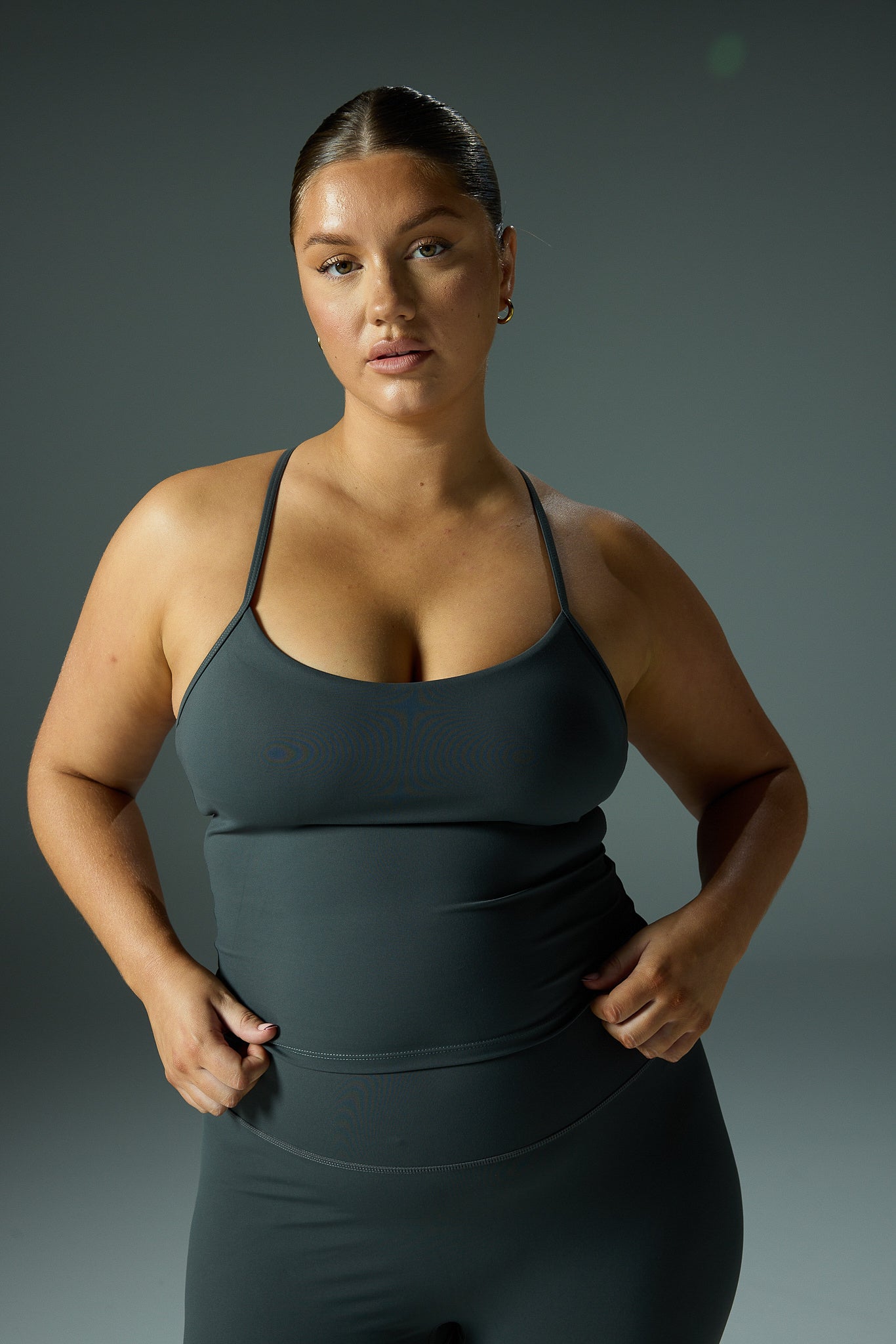 YK Move Sculpt Scoop Tank | Charcoal