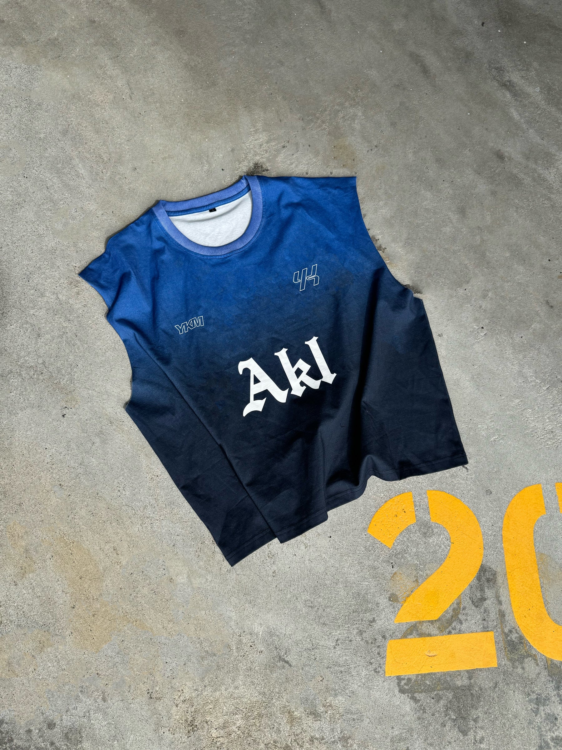 YK Move Champion Tank Akld | Blue Gradient