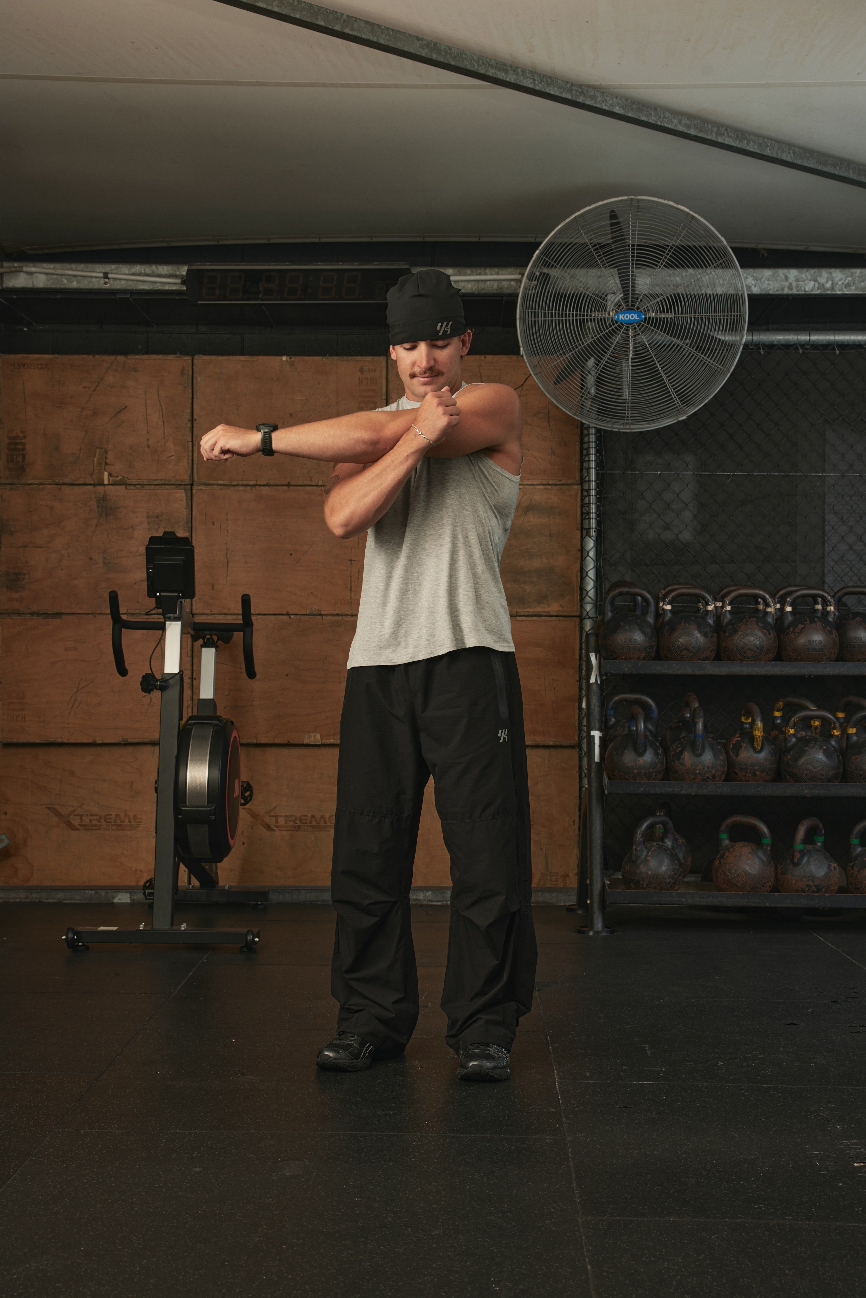 YK Move Aeroshell Pants | Black