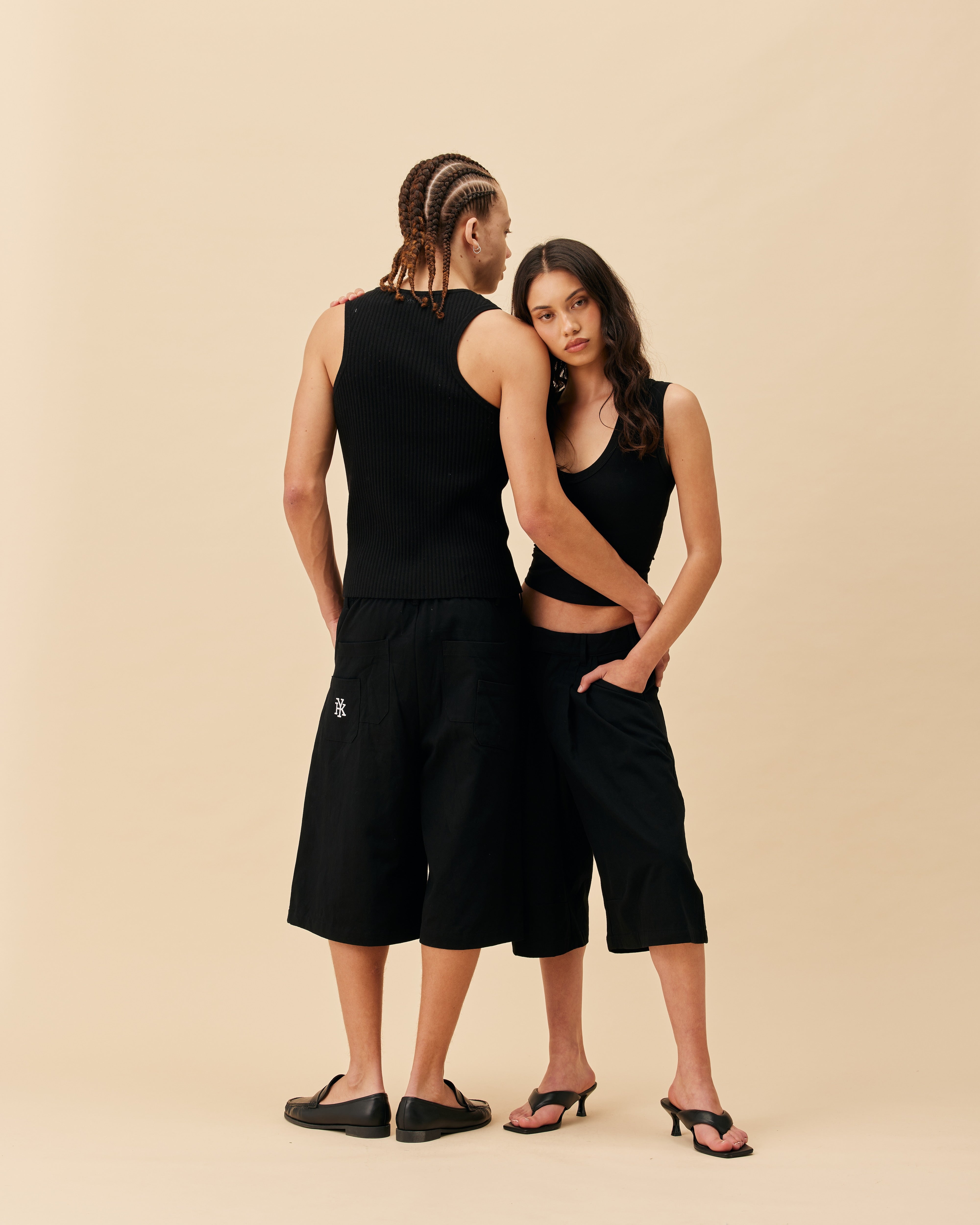 Double Pleated Shorts | Black