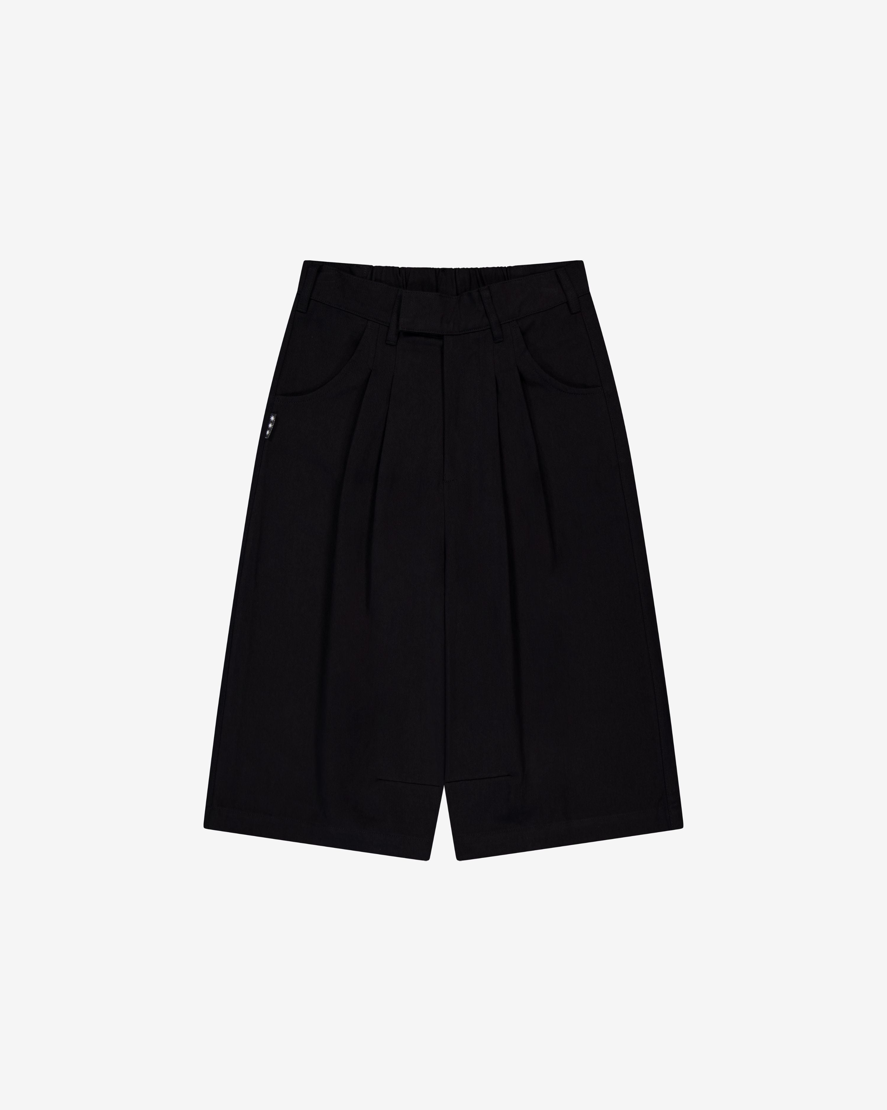 Double Pleated Shorts | Black