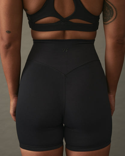 YK Move Cloud Shorts | Black