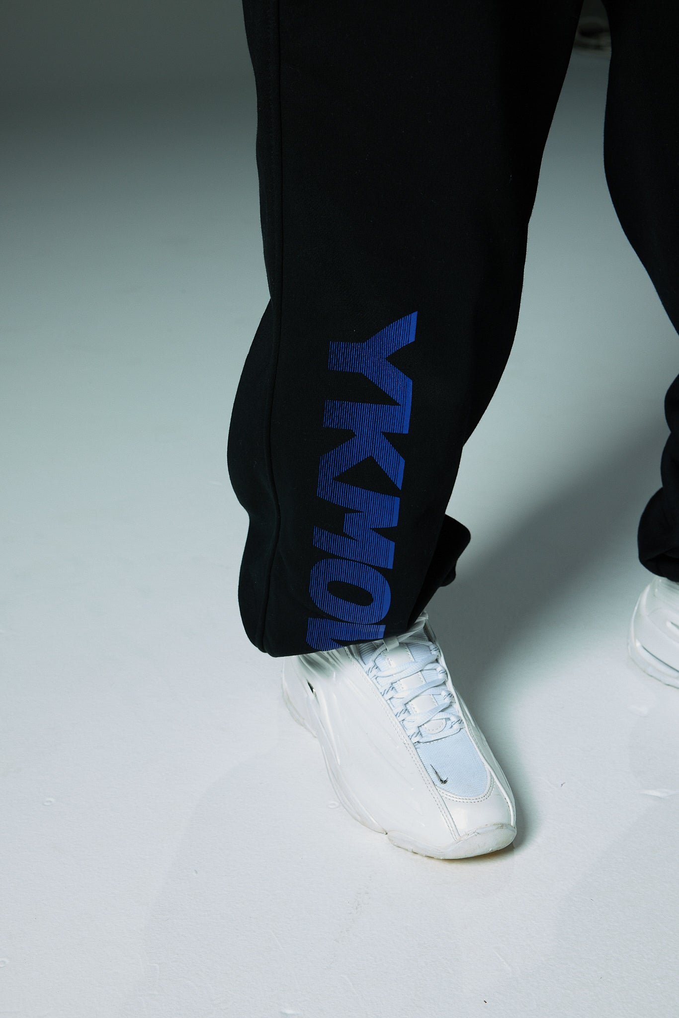 YK Move Activate Sweatpants | Black
