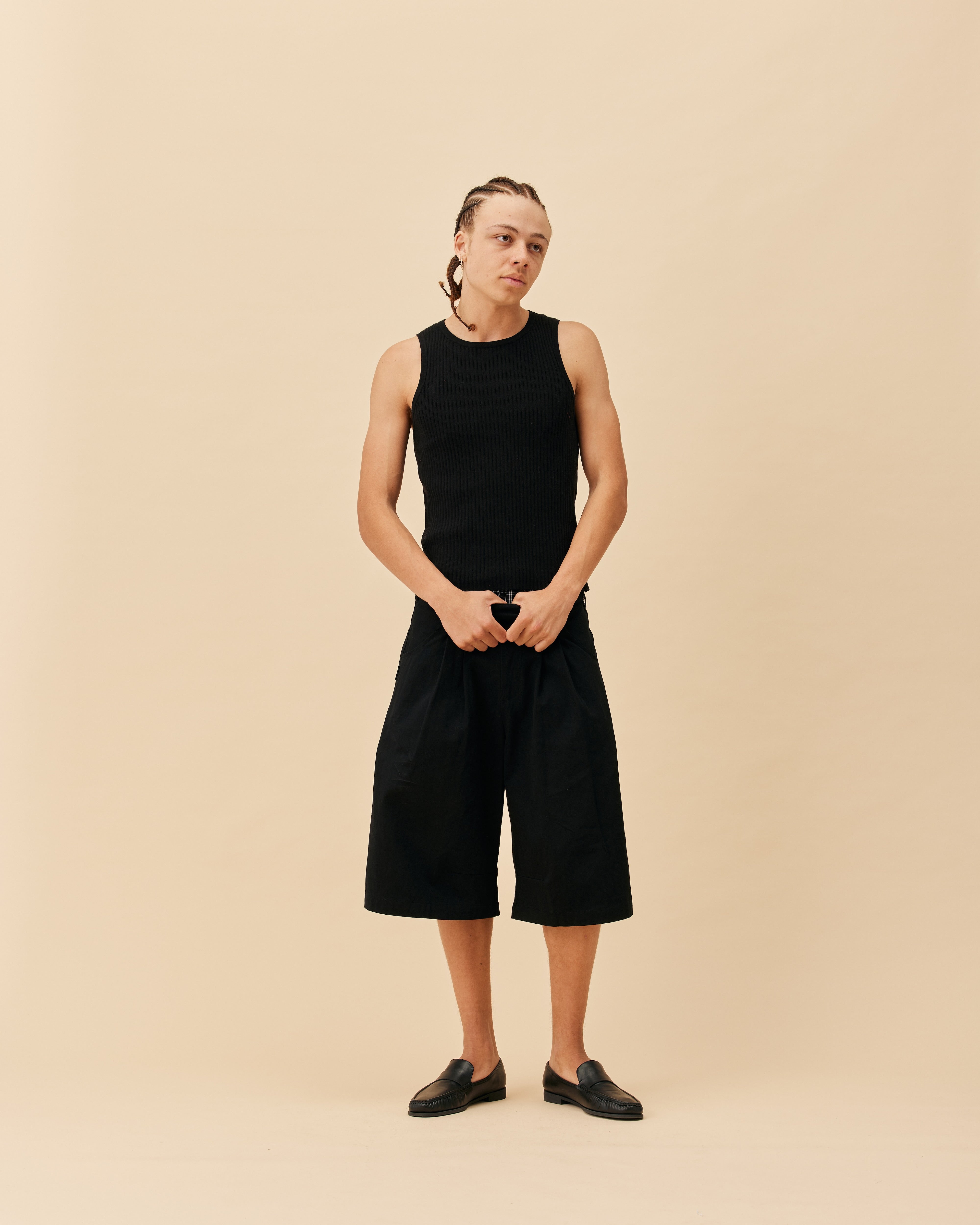 Double Pleated Shorts | Black